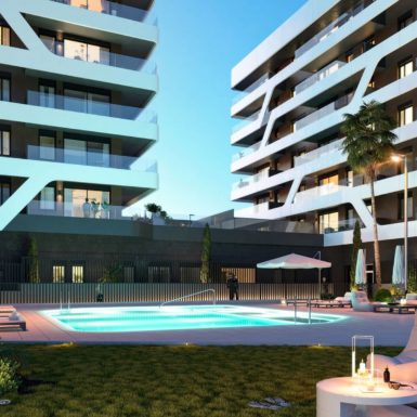 Edificio en primera línea de mar ubicado en Mataró, Barcelona. Urbanización de jardín privado cuenta con piscina, solárium, zona de hamacas.